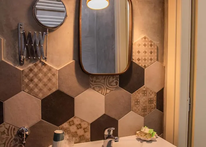 Fra Diavolo Hotel